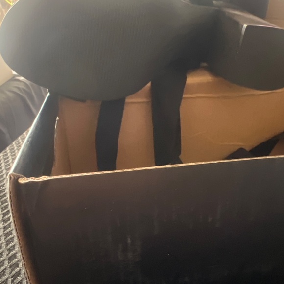 New - Picture 2 of 2